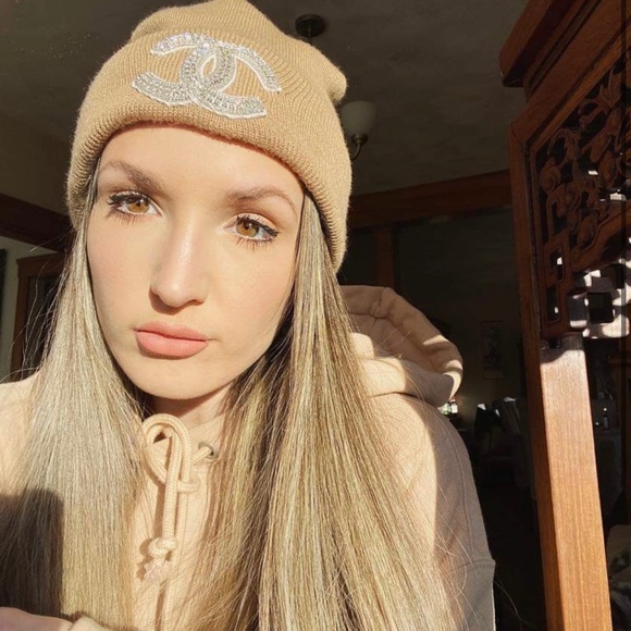 Meet your Posher, Amandaa - Picture 1 of 1